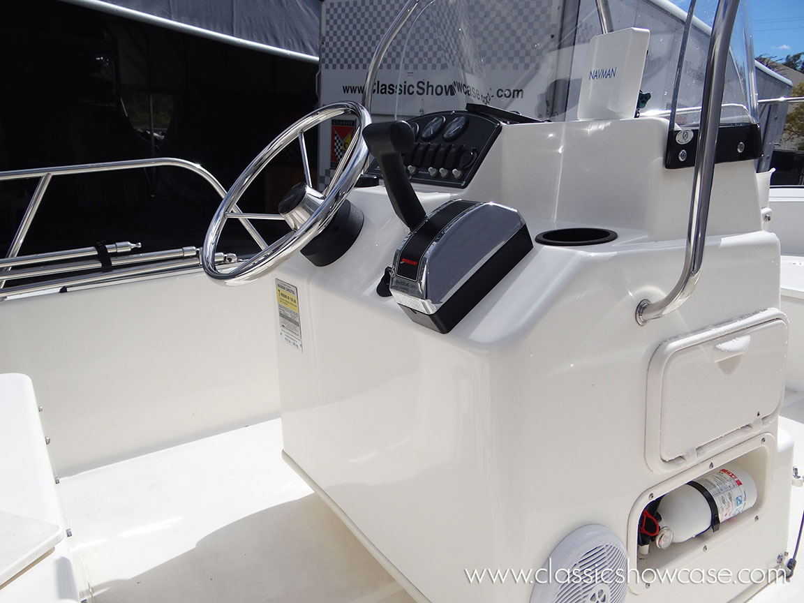 2005 Boston Whaler 170 Montauk