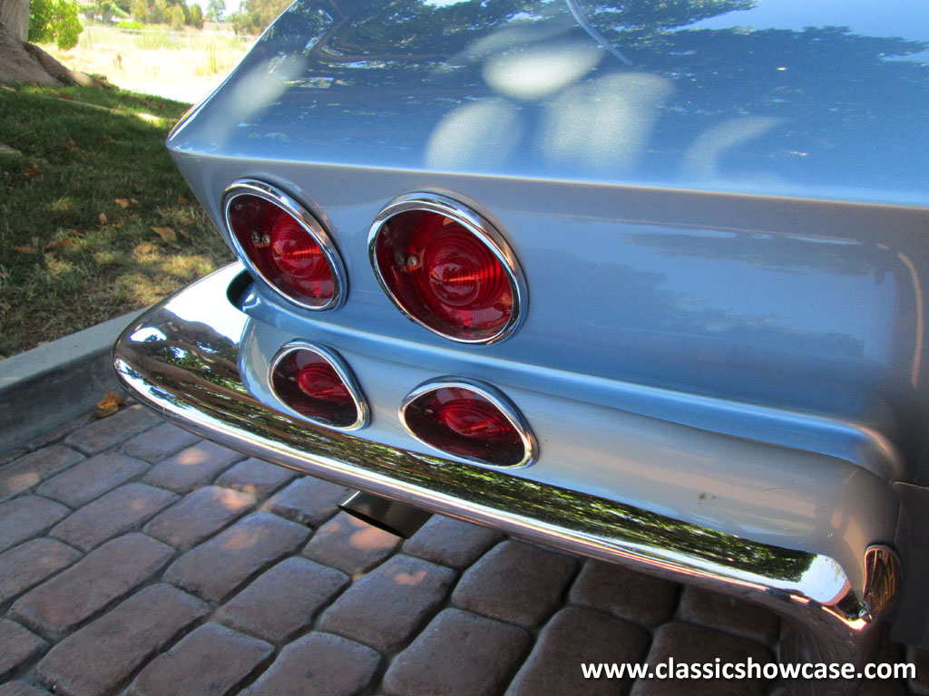 1963 Chevrolet Corvette Stingray Roadster