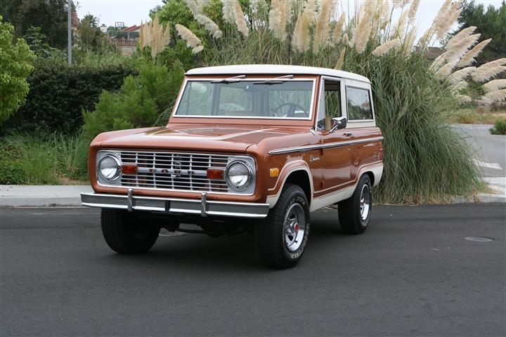 1977 Ford Bronco U100 Ranger 4x4 Sport Wagon