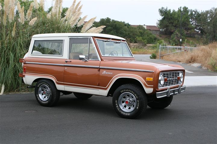 1977 Ford Bronco U100 Ranger 4x4 Sport Wagon