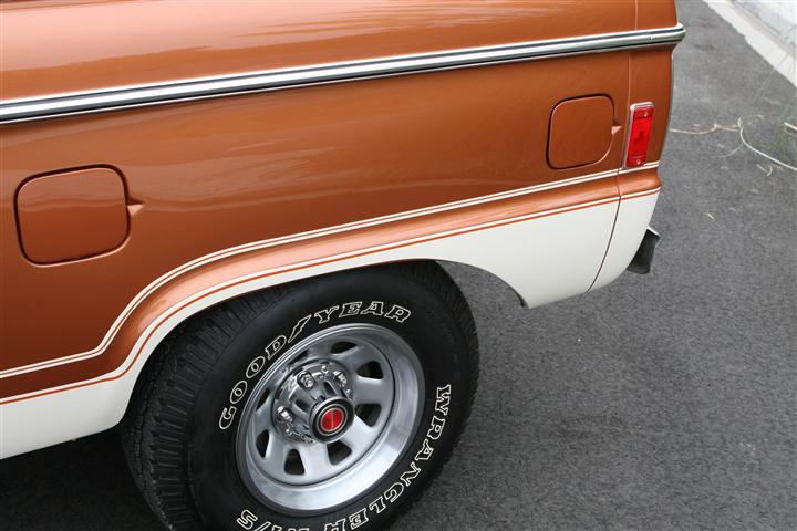 1977 Ford Bronco U100 Ranger 4x4 Sport Wagon