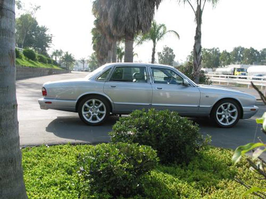 2001 Jaguar XJR Sedan