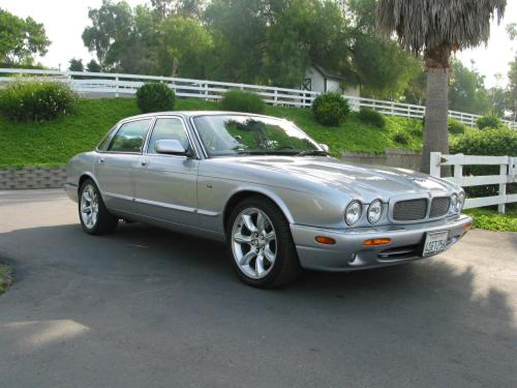 2001 Jaguar XJR Sedan