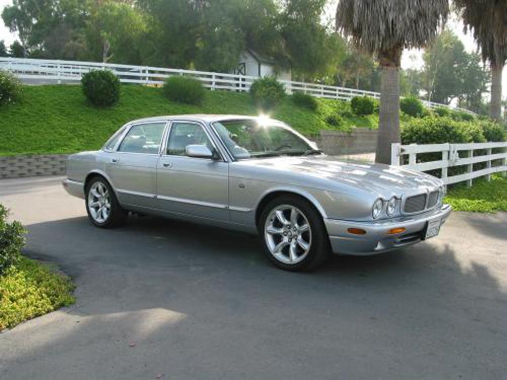 2001 Jaguar XJR Sedan