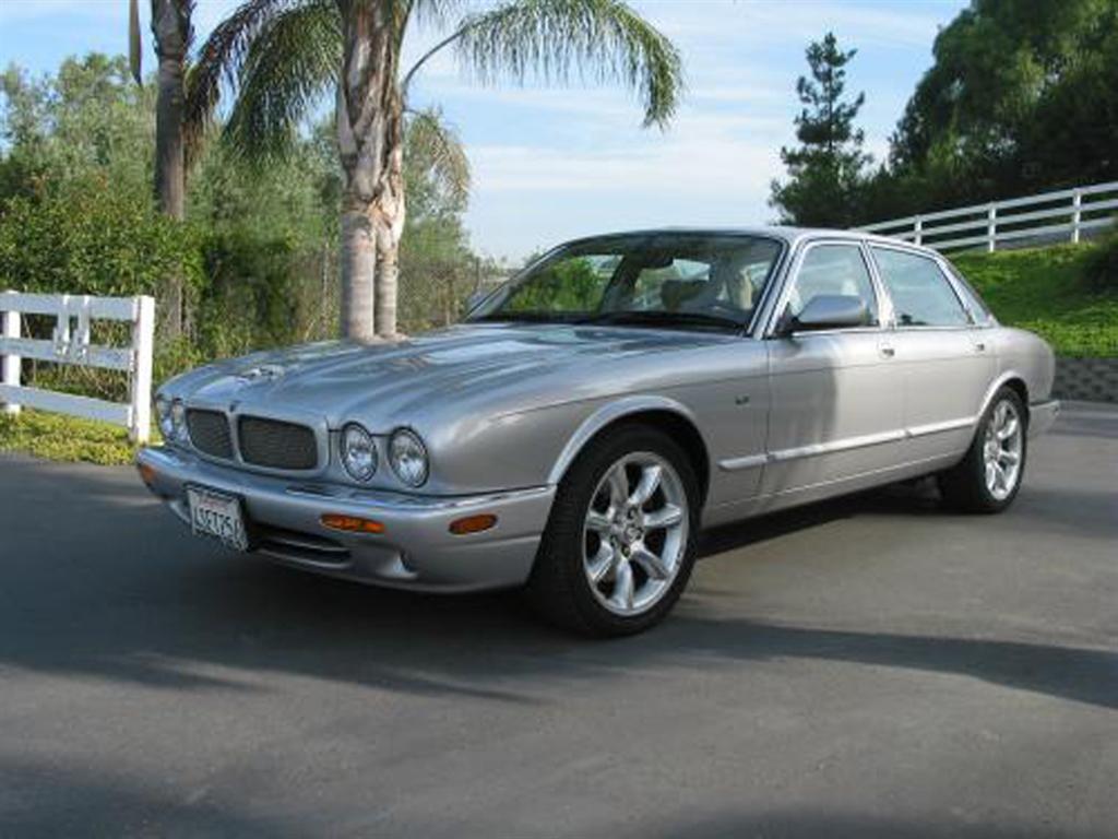 2001 Jaguar XJR Sedan