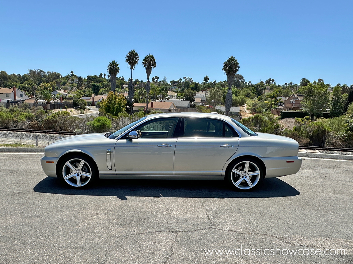 2009 Jaguar XJ Vanden Plas 4.2 Sedan