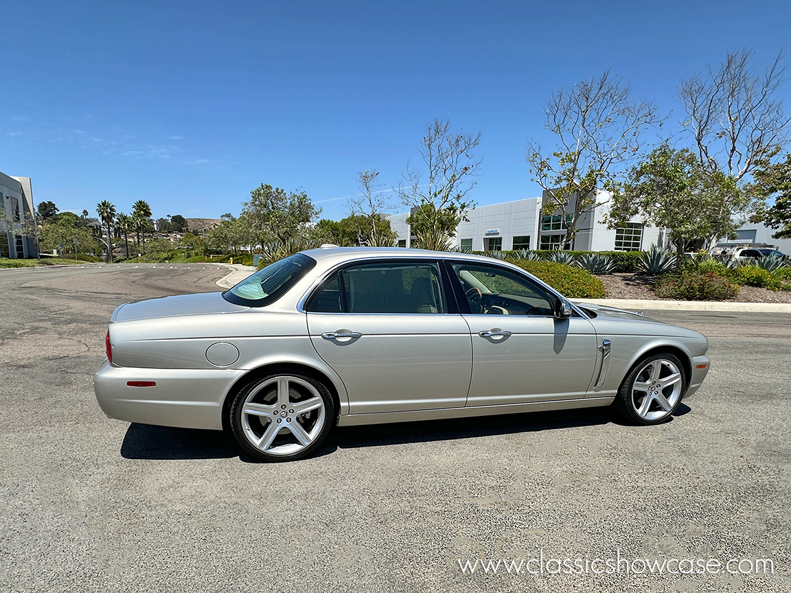 2009 Jaguar XJ Vanden Plas 4.2 Sedan