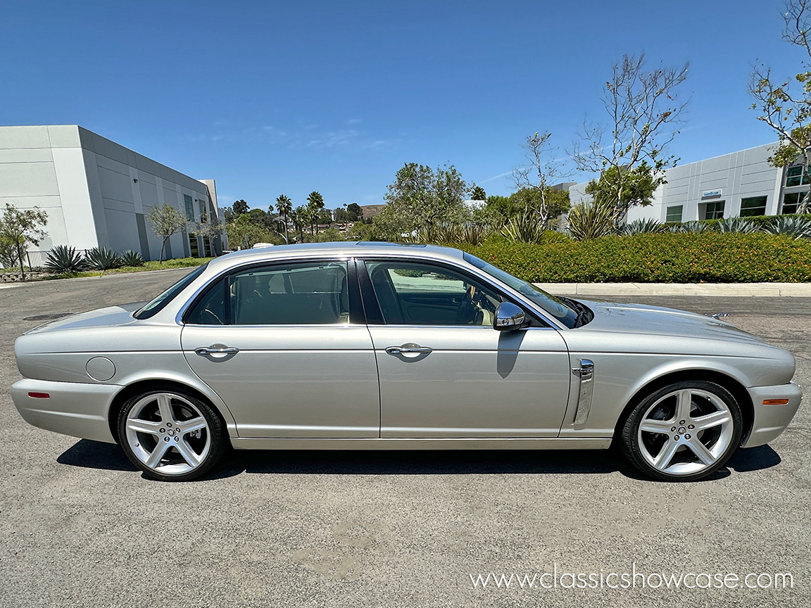2009 Jaguar XJ Vanden Plas 4.2 Sedan