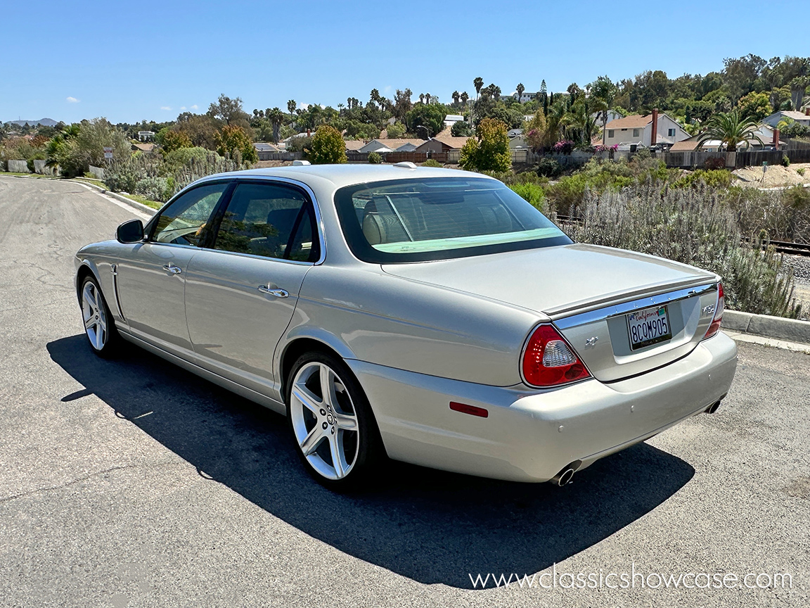 2009 Jaguar XJ Vanden Plas 4.2 Sedan