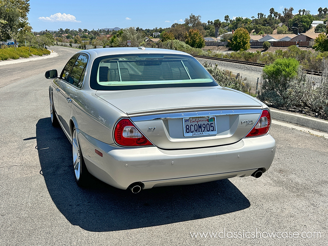 2009 Jaguar XJ Vanden Plas 4.2 Sedan
