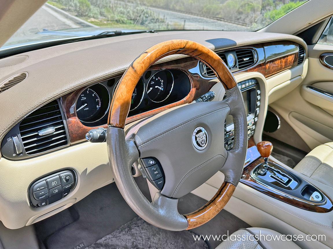 2009 Jaguar XJ Vanden Plas 4.2 Sedan