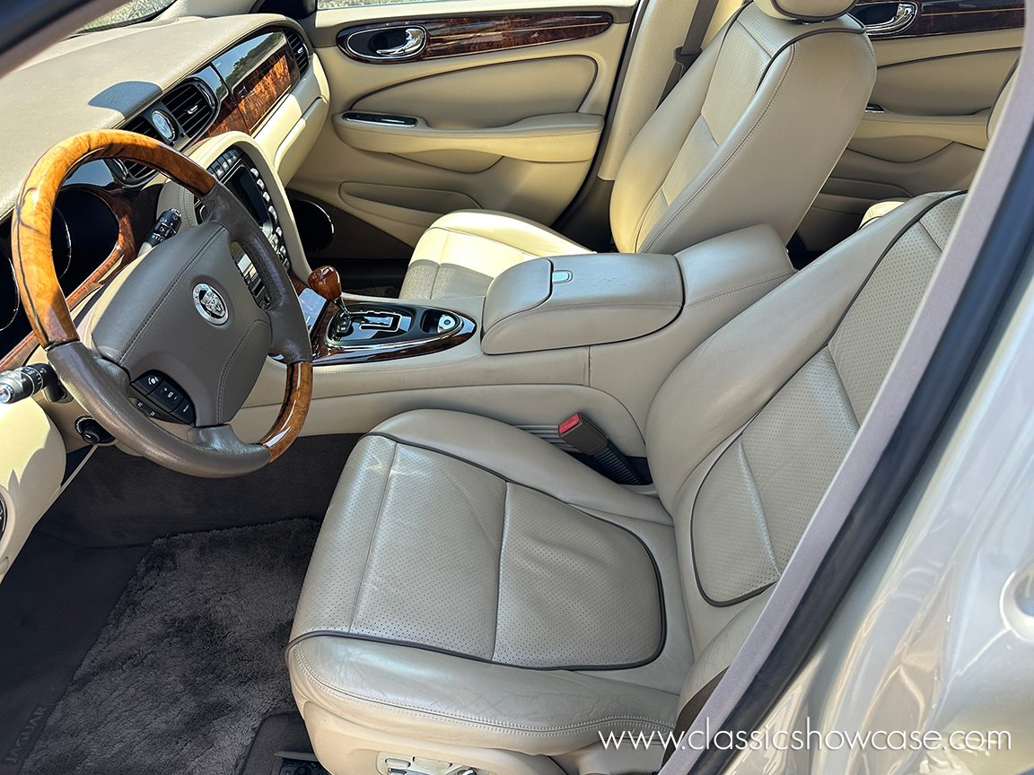 2009 Jaguar XJ Vanden Plas 4.2 Sedan