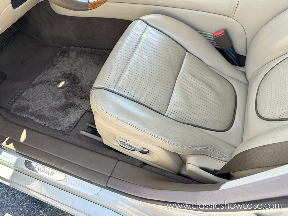 2009 Jaguar XJ Vanden Plas 4.2 Sedan
