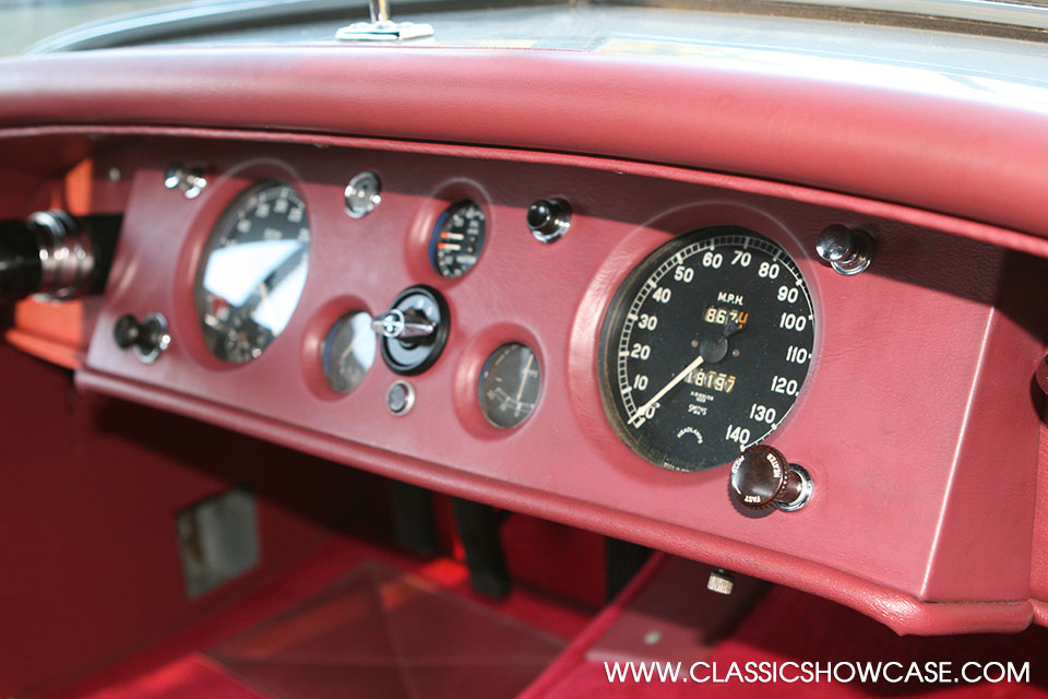 1952 Jaguar XK-120 3.4 Roadster