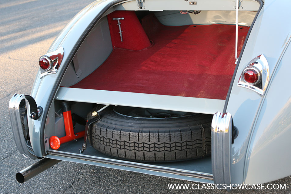 1952 Jaguar XK-120 3.4 Roadster