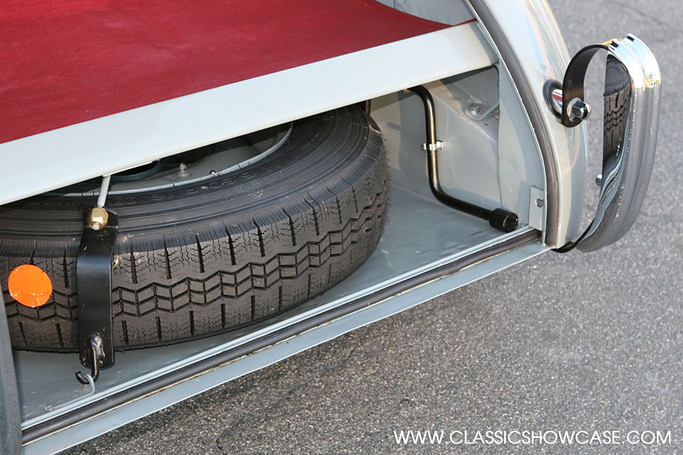 1952 Jaguar XK-120 3.4 Roadster