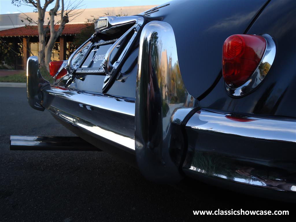 1957 Jaguar MK VIII Sedan