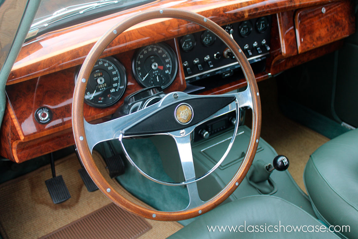 1960 Jaguar Mark II 3.8 Sedan