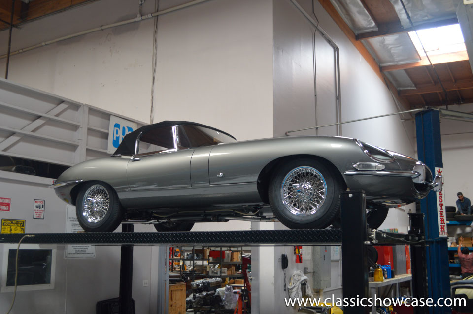 1961 Jaguar-XKE Series 1 3.8 OTS, Outside Bonnet Latch