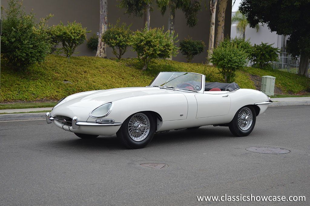 1961 Jaguar XKE Series 1 3.8 OTS, Outside Bonnet Latch