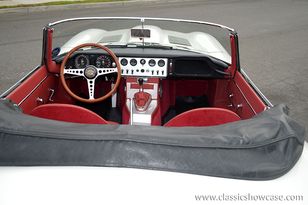 1961 Jaguar XKE Series 1 3.8 OTS, Outside Bonnet Latch