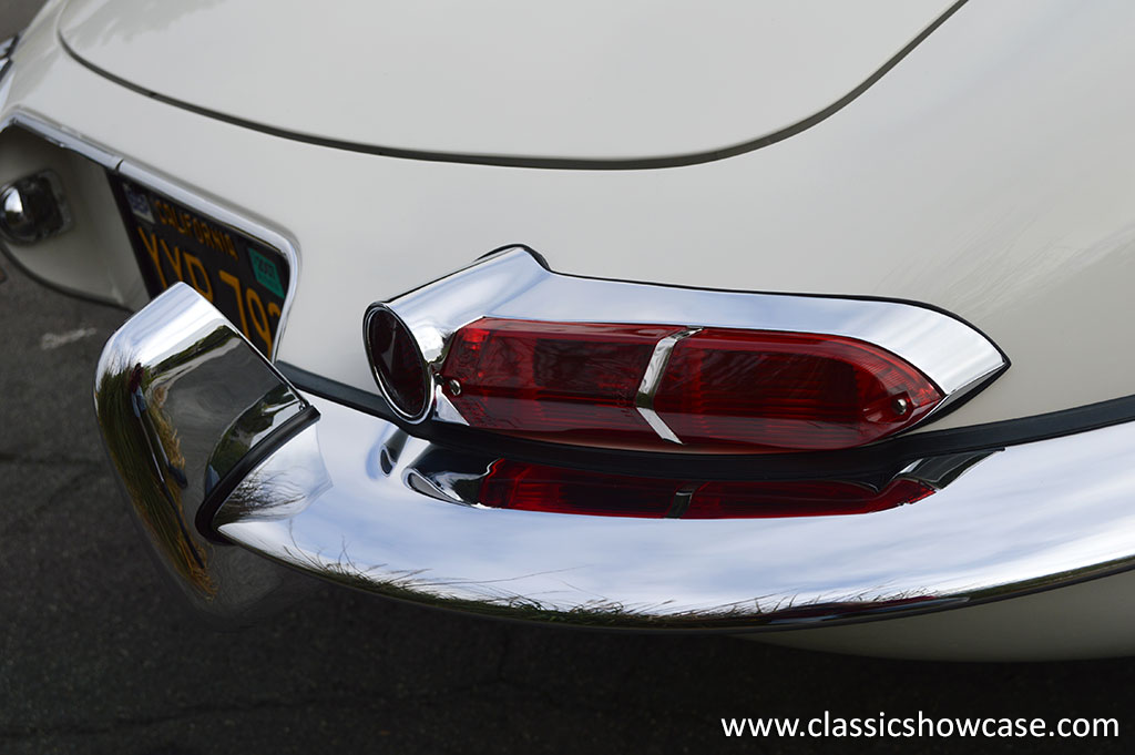 1961 Jaguar XKE Series 1 3.8 OTS, Outside Bonnet Latch