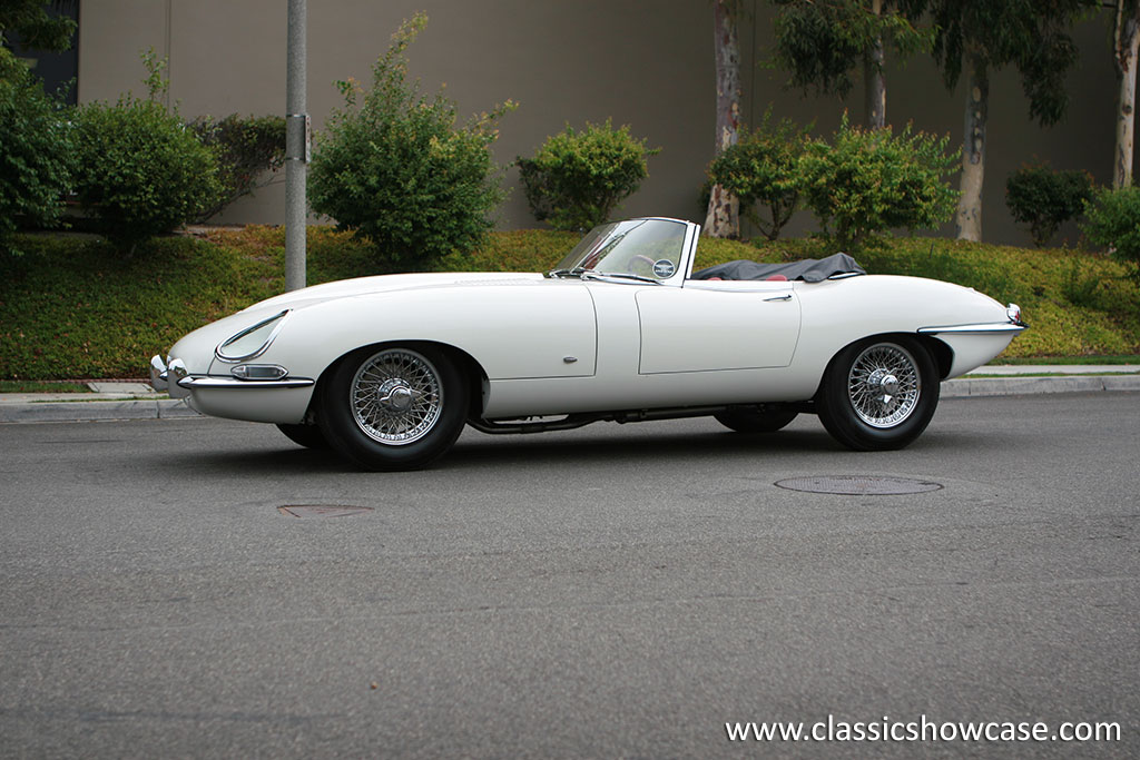 1961 Jaguar XKE Series 1 3.8 OTS, Outside Bonnet Latch