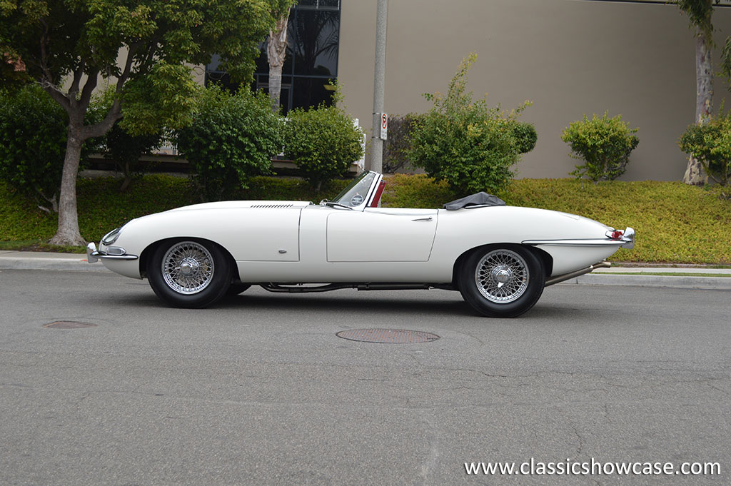 1961 Jaguar XKE Series 1 3.8 OTS, Outside Bonnet Latch