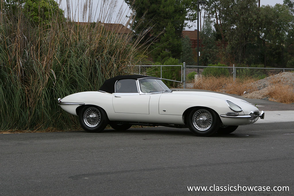 1961 Jaguar XKE Series 1 3.8 OTS, Outside Bonnet Latch