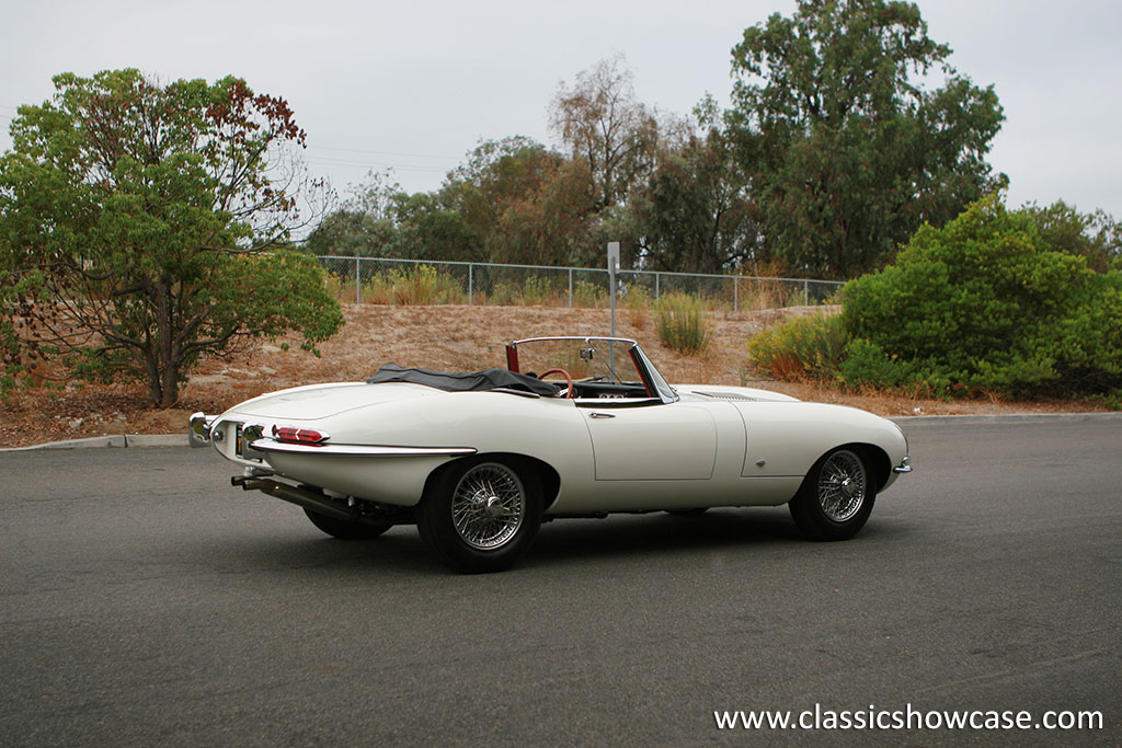 1961 Jaguar XKE Series 1 3.8 OTS, Outside Bonnet Latch