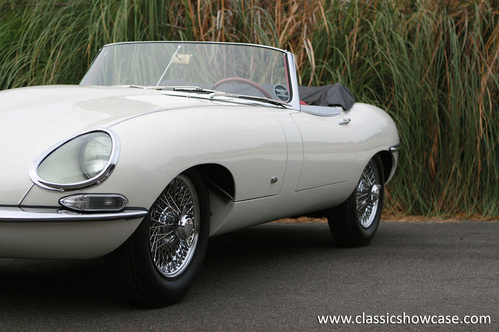 1961 Jaguar XKE Series 1 3.8 OTS, Outside Bonnet Latch