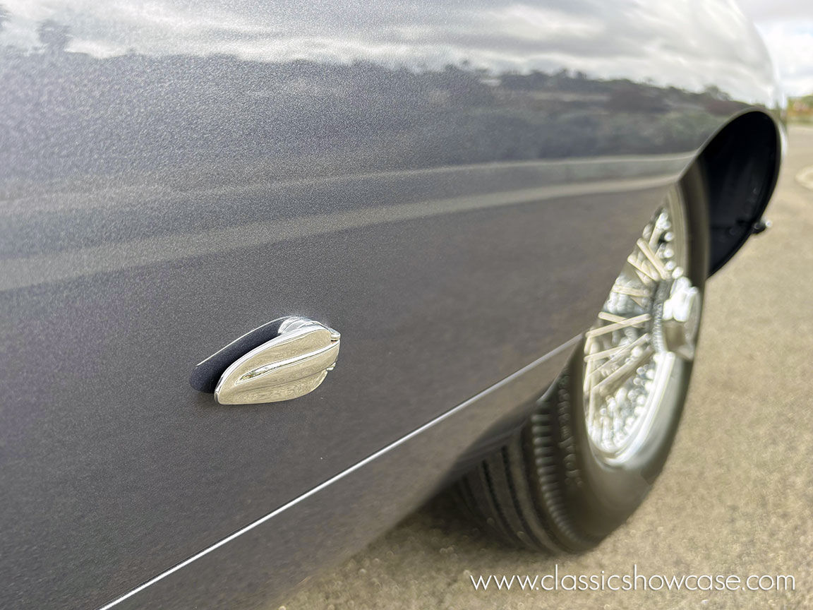 1961 Jaguar-XKE Series 1 3.8 OTS, Outside Bonnet Latch