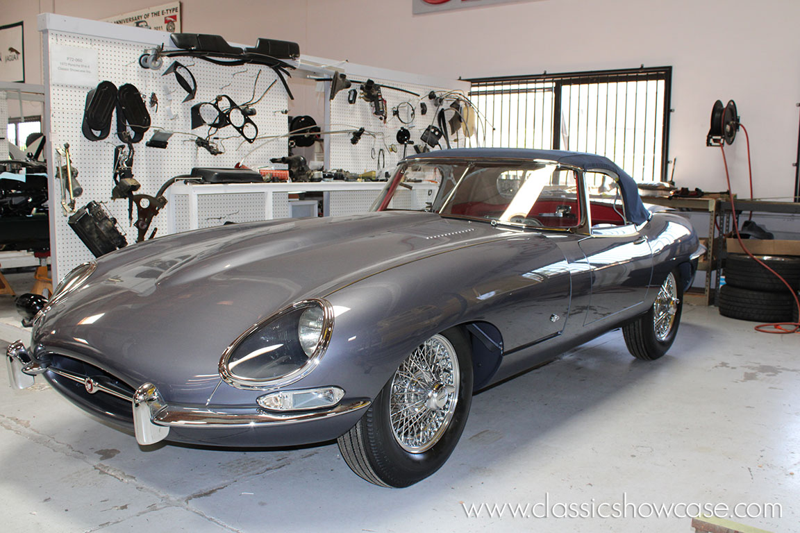 1961 Jaguar-XKE Series 1 3.8 OTS, Outside Bonnet Latch