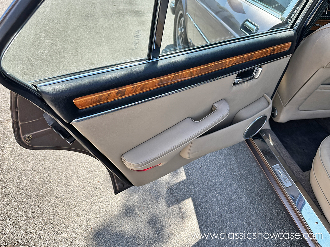 1986 Jaguar XJ6 Series III 4.2 Sedan