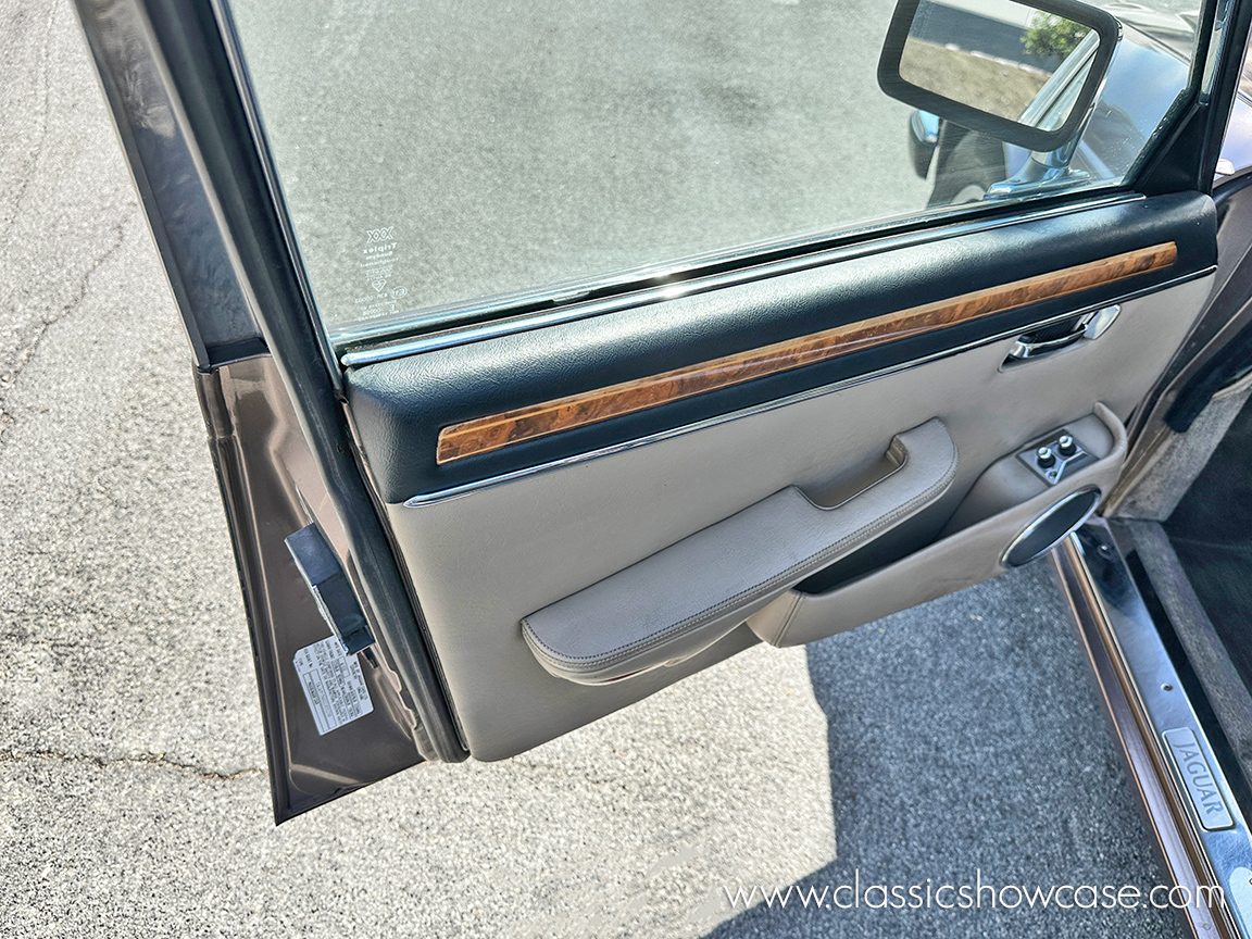 1986 Jaguar XJ6 Series III 4.2 Sedan