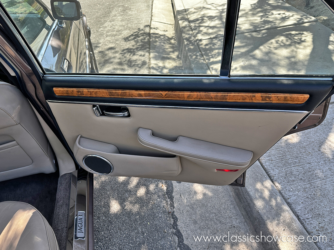 1986 Jaguar XJ6 Series III 4.2 Sedan