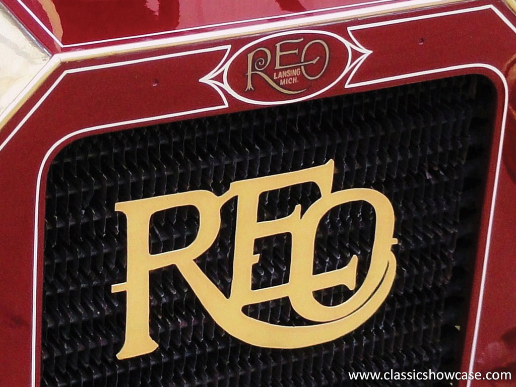 1905 REO Two-Cylinder Five-Passenger Detachable Tonneau