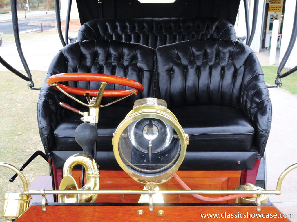 1905 REO Two-Cylinder Five-Passenger Detachable Tonneau