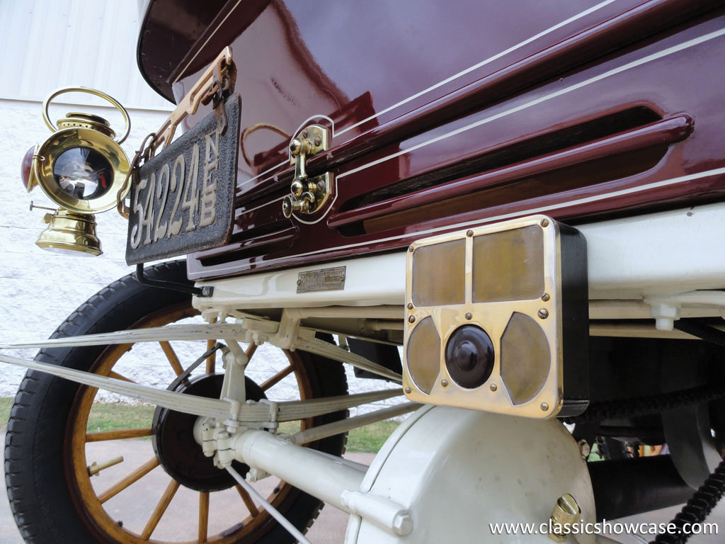 1905 REO Two-Cylinder Five-Passenger Detachable Tonneau